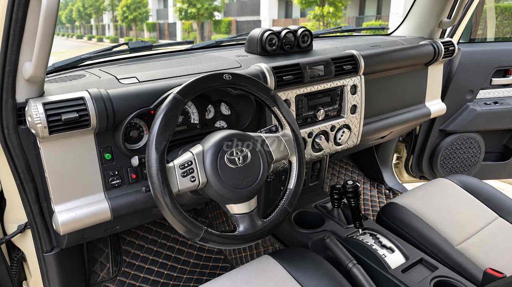 Toyota FJ Cruiser 2008 песочный Япония