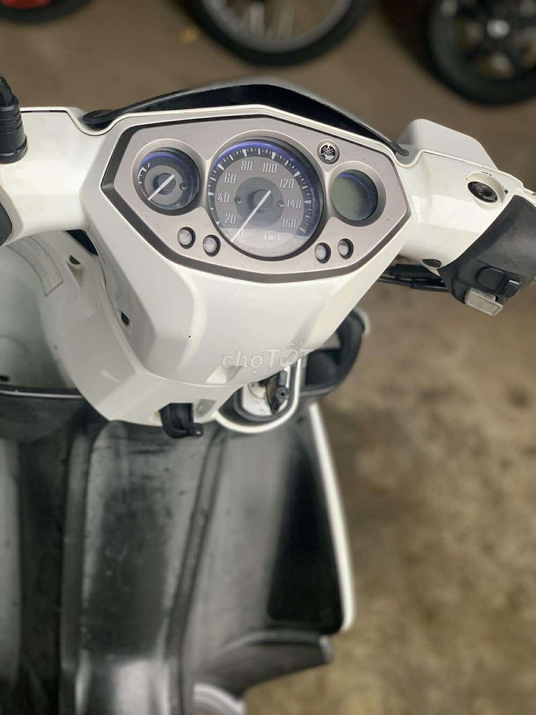 Yamaha Nouvo LX Trắng đen máy êm ngon chất. Mua bán Xe máy tại Thành phố Buôn Ma Thuột Đắk Lắk được đăng bởi XE MÁY ĐÔNG TÚ hình 4