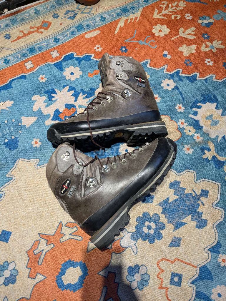 Giày leo núi Kayland size 40. Mua bán Đồ thể thao, Dã ngoại tại Quận Phú Nhuận Tp Hồ Chí Minh được đăng bởi Nguyễn Quốc Vương hình 1