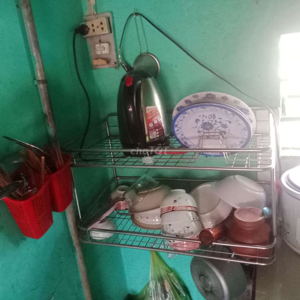 Cần bán lại tất cả đồ dùng, tủ lạnh, bếp ga lớn...