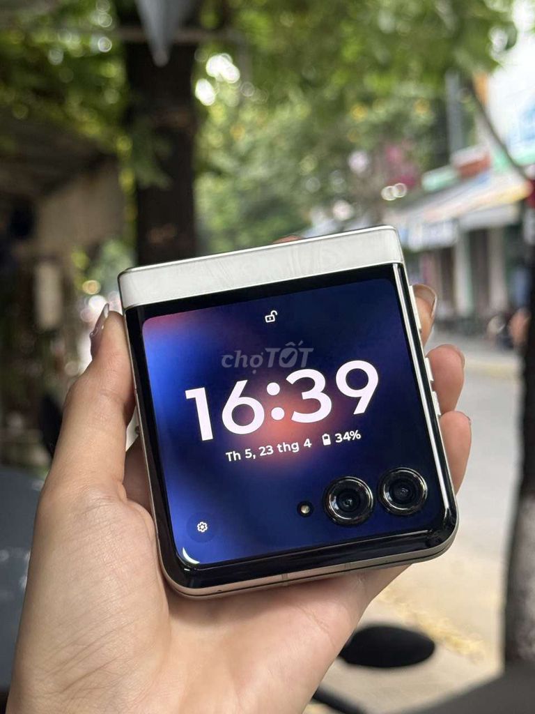 🔥 Motorola Razr 60 ( Razr 2025 (. Mua bán Điện thoại tại Quận Cẩm Lệ Đà Nẵng được đăng bởi Good Phone hình 1