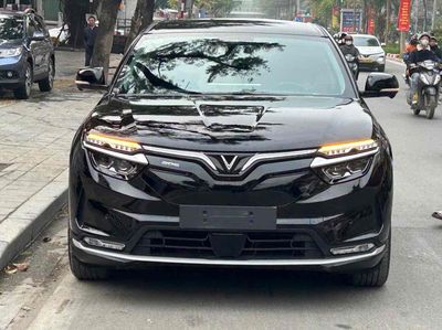 Xe điện VinFast VF8 Eco pin CATL mua pin 2024