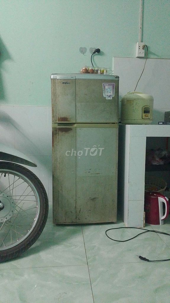 Tủ lạnh Sanyo Xám Đã qua sử dụng. Mua bán Tủ lạnh tại Huyện Đức Hòa Long An được đăng bởi Danh Trương hình 1