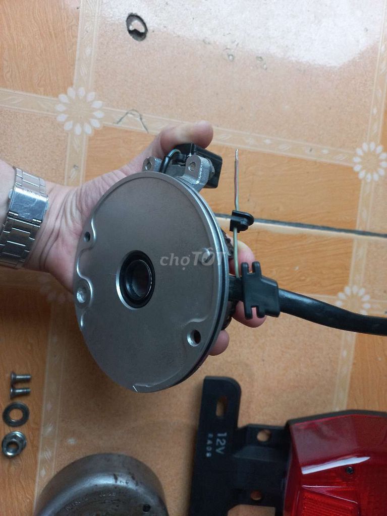 Vô lăng mâm lửa và cụm đèn hậu zin xe Cub. Mua bán Phụ tùng xe tại Quận Hà Đông Hà Nội được đăng bởi Lê Công Tuấn Anh hình 8