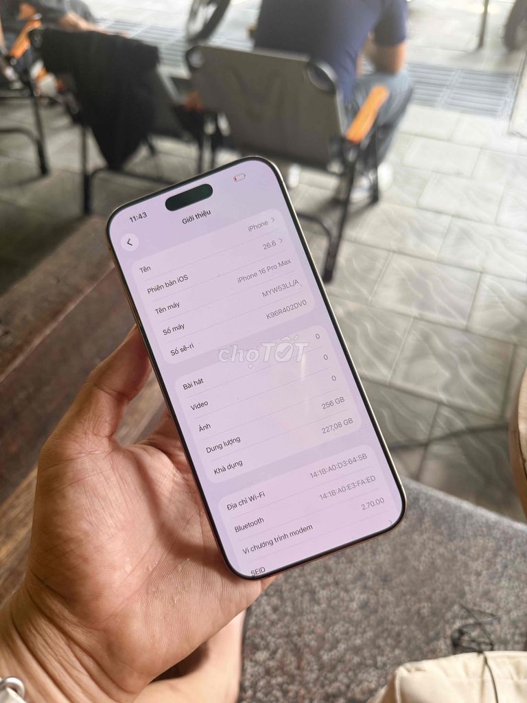 Apple iPhone 16 Pro Max 256GB Vàng 99%. Mua bán Điện thoại tại Quận Ngũ Hành Sơn Đà Nẵng được đăng bởi Nghĩa  hình 1