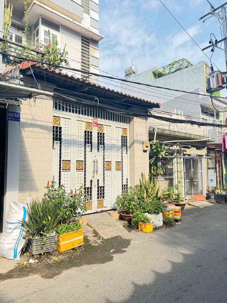 Nhà quận 8, 42 m2, CX Bùi Minh Trực, 2 tầng, giá nhỉnh 6 tỷ.