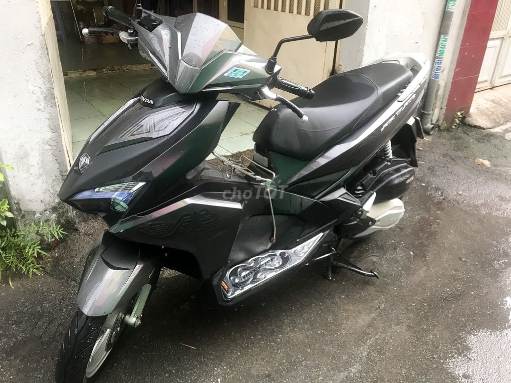 Honda Air Blade 125 đời 2018, khóa Smkey Chính Chủ. Mua bán Xe máy tại Quận 12 Tp Hồ Chí Minh được đăng bởi A Đen Đá hình 2