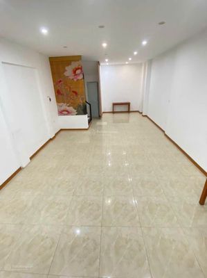 Nhà 52m2x 5 tầng, thông sàn làm văn phòng,25tr,Cầu Giấy