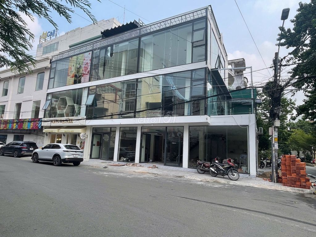 góc 2 mặt tiền nguyễn gia trí , nhà mới đẹp