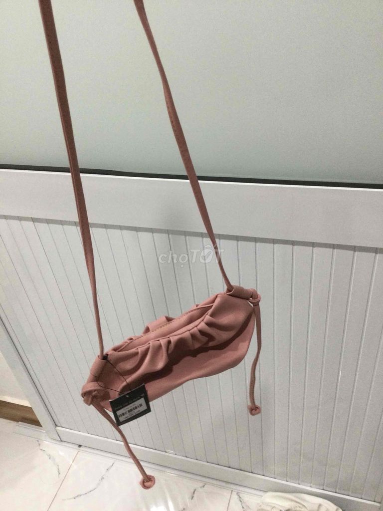 Túi đeo mini màu hồng siêu xinh full tag
