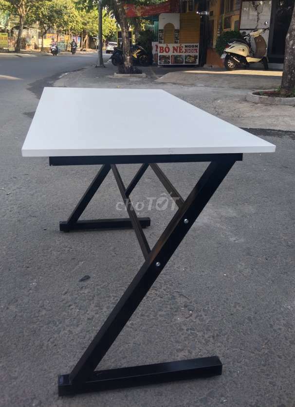 Bàn học 60x1m2 mới .