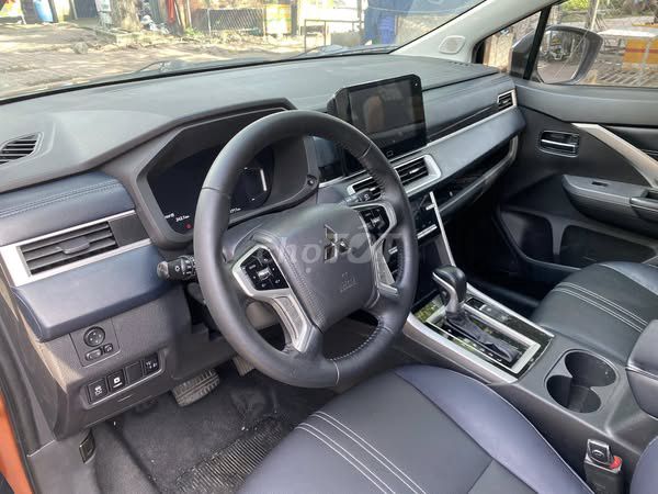 Mitsu Xpander Cross màu cam vũ trụ đời 2023. Mua bán Ô tô tại Thành phố Dĩ An Bình Dương được đăng bởi Lâm Thái hình 4