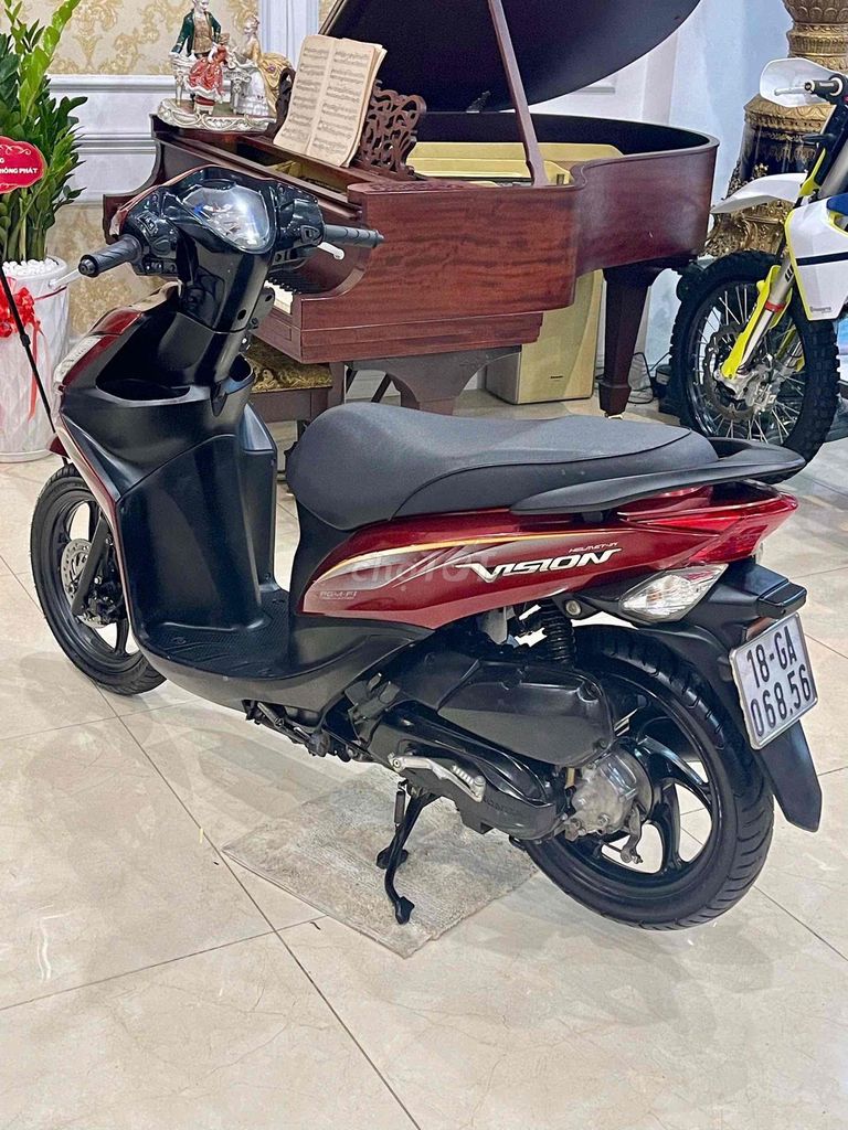XE MÁY 68 - Honda Vision 2013 Đỏ Zin Chất. Mua bán Xe máy tại Quận Tây Hồ Hà Nội được đăng bởi Đức Anh hình 4