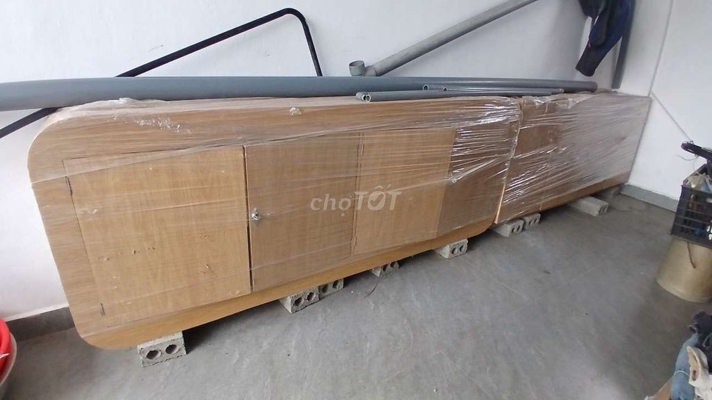Tủ đựng đồ gỗ màu nâu. Mua bán Tủ, kệ gia đình tại Huyện Kiến Thuỵ Hải Phòng được đăng bởi Tuấn hình 1