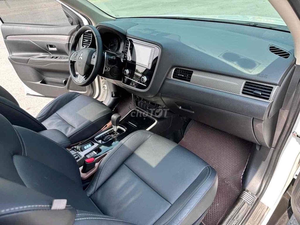 Mitsubishi Outlander 2.0 Premium  sx2021. Mua bán Ô tô tại Quận Thanh Xuân Hà Nội được đăng bởi Mạnh Hải hình 9