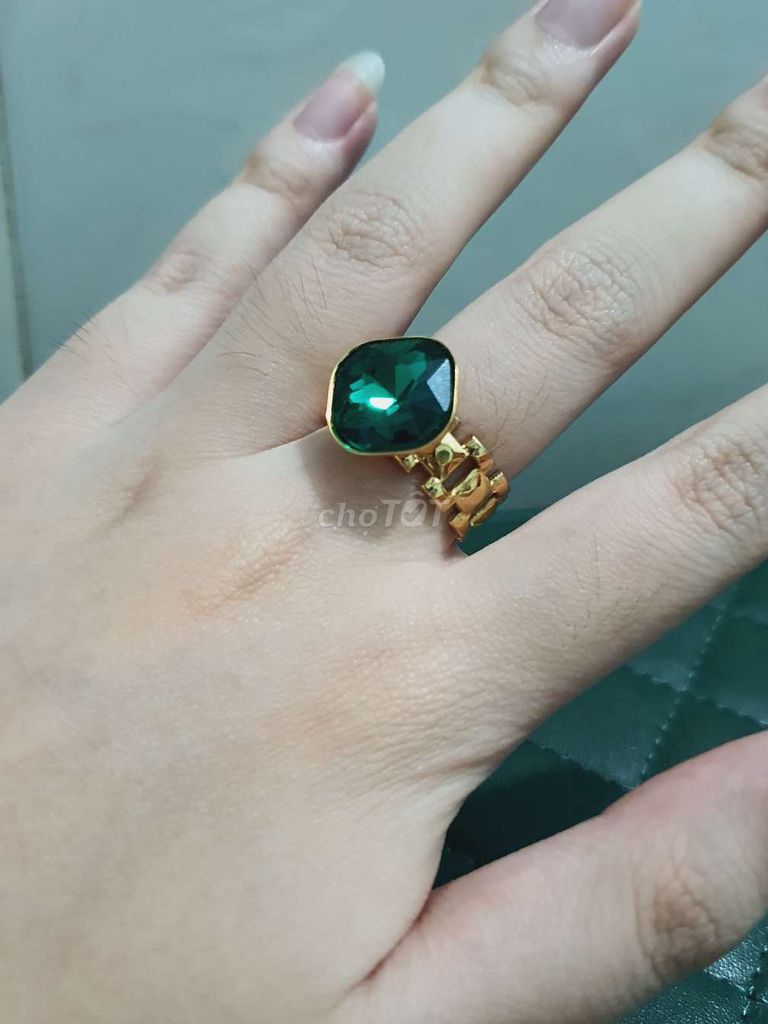 Nhẫn Kim loại Nữ Vàng Xanh Lá. Mua bán Phụ kiện thời trang khác tại Thành phố Tây Ninh Tây Ninh được đăng bởi phạm hồng thúy hình 1