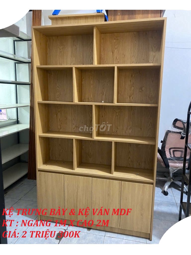 SALE KỆ TRƯNG BÀY & TRANG TRÍ TẠI SHOP - 1M2 X 2M