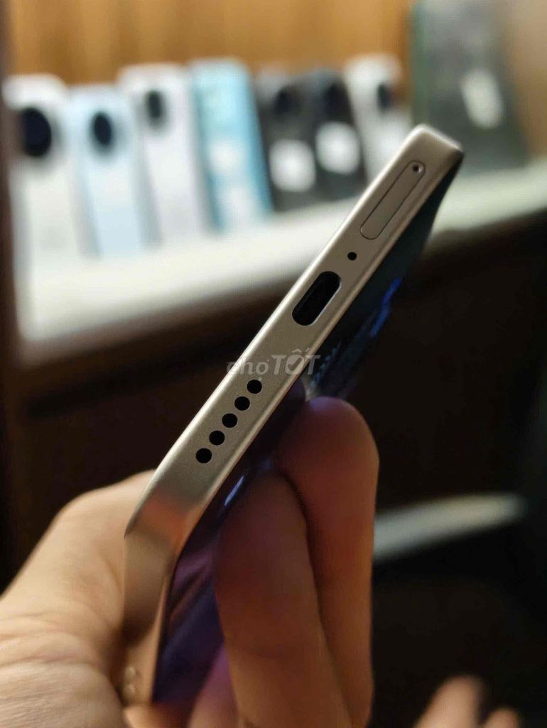 Honor 400 Vàng 256GB chính hãng việt nam. Mua bán Điện thoại tại Quận Hoàng Mai Hà Nội được đăng bởi trần khương androi hình 1