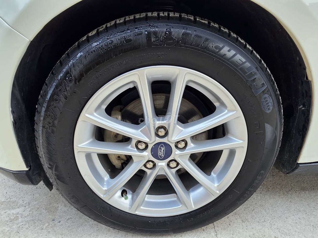 Ford Focus 2018 1.5 Turbo Trắng. Mua bán Ô tô tại Quận 12 Tp Hồ Chí Minh được đăng bởi Sĩ Nguyễn hình 9