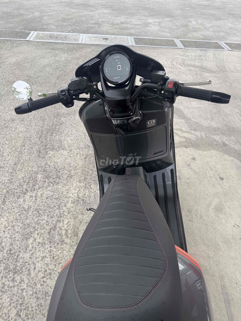 Piaggio Vespa GTV 300 2023 Xám. Mua bán Xe máy tại Quận Phú Nhuận Tp Hồ Chí Minh được đăng bởi Trần Quốc Thịnh hình 3