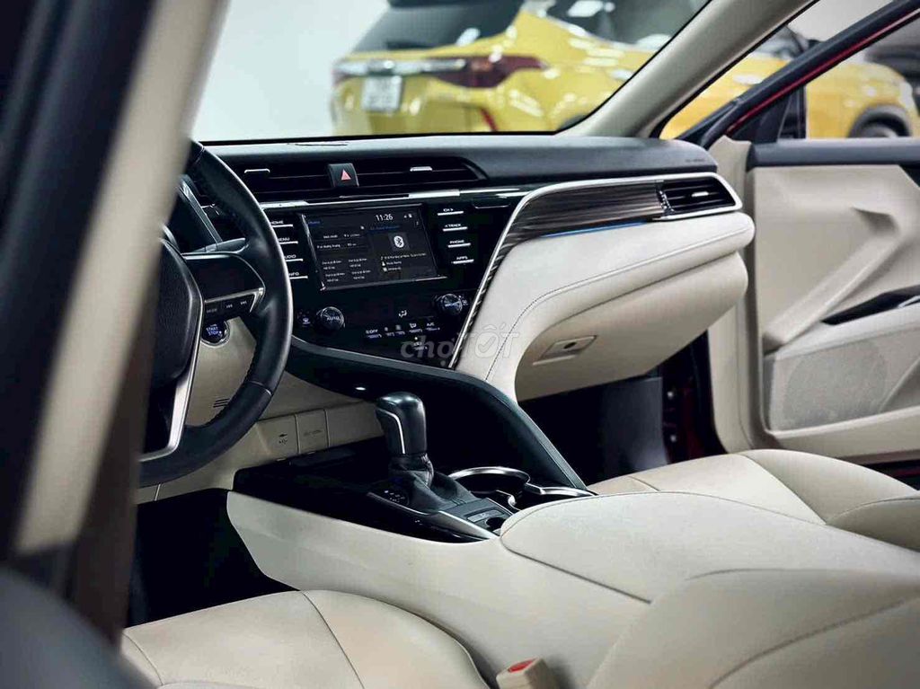 Toyota Camry 2.0G 2019 siêu đẹp. Mua bán Ô tô tại Quận 3 Tp Hồ Chí Minh được đăng bởi Nguyen Trung hình 17