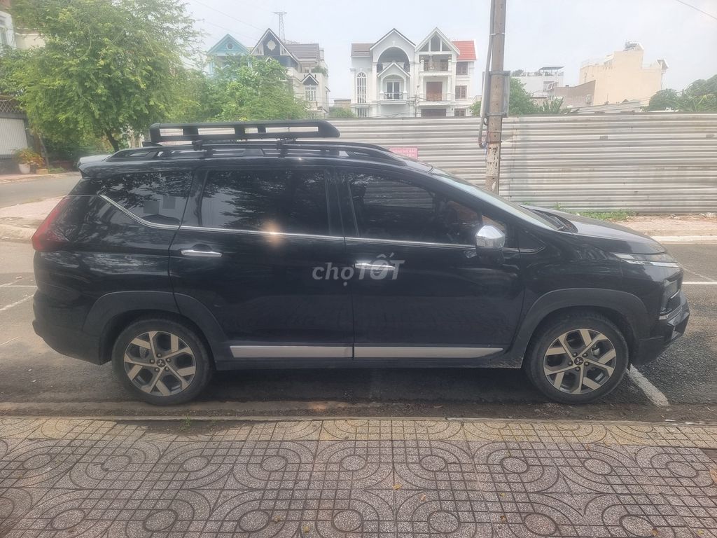 Mitsubishi Xpander Cross 2025, черный, 7 мест, 47 795 км