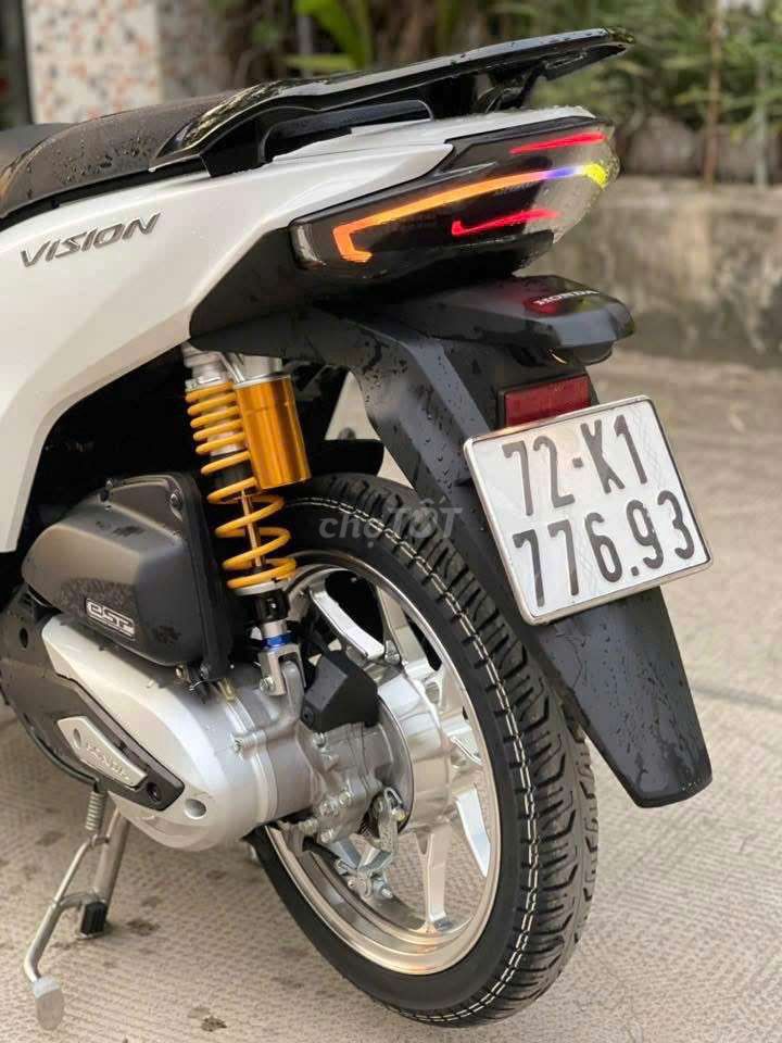 Honda Vision 2024 Trắng 4000 km. Mua bán Xe máy tại Huyện Nhơn Trạch Đồng Nai được đăng bởi Nguyen nhat lam hình 5