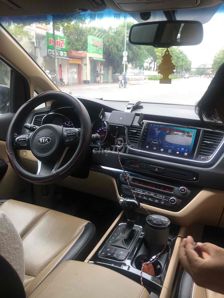 Kia Sedona 2016 3,3-литровый GATH - красивый домашний автомобиль