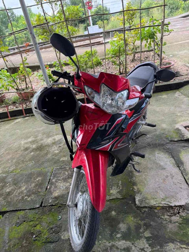 XE HONDA BLADE ĐEN ĐỎ 100CC NHỎ GỌN. Mua bán Xe máy tại Huyện Tánh Linh Bình Thuận được đăng bởi Tâm Uyên hình 1