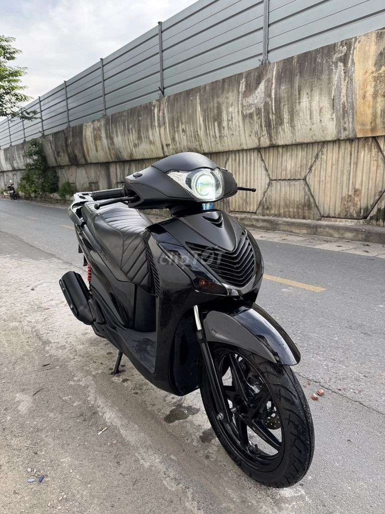 Bán xe SH 2016 mới spa độ đèn tại Hà Nội. Mua bán Xe máy tại Huyện Thanh Trì Hà Nội được đăng bởi Ninh Tran hình 2