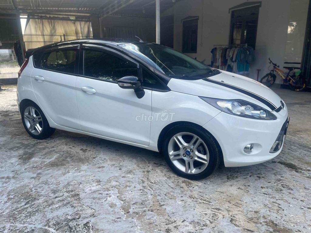 Ford Fiesta 2011 1.6 AT Hatchback - 95000 km. Mua bán Ô tô tại Quận Thốt Nốt Cần Thơ được đăng bởi aha hình 2