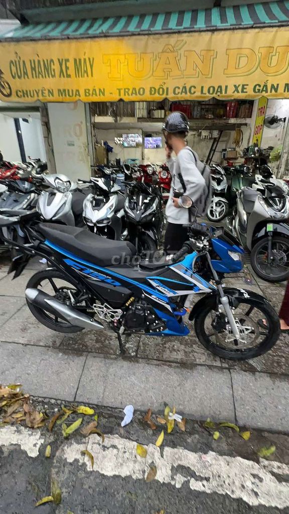 Suzuki Satria 2021 сине-черная б/у
