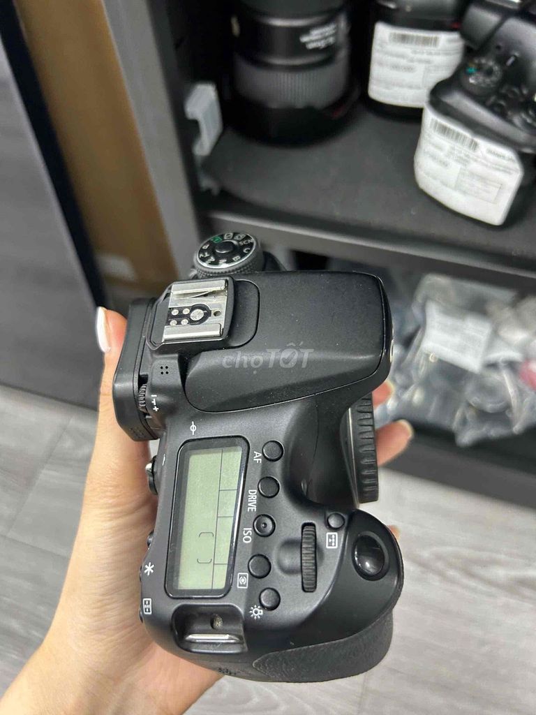cn 70D giá cả lens tặng dây đeo túi máy ảnh. Mua bán Máy ảnh, Máy quay tại Quận 7 Tp Hồ Chí Minh được đăng bởi Khoa đi lạc hình 1