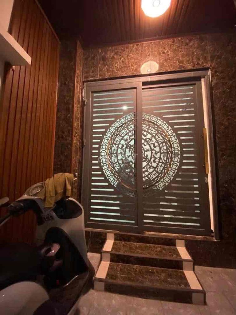 Bán nhà phố Hòe Nhai 40m 5 tầng giá 9.8 tỷ kinh doanh hometay