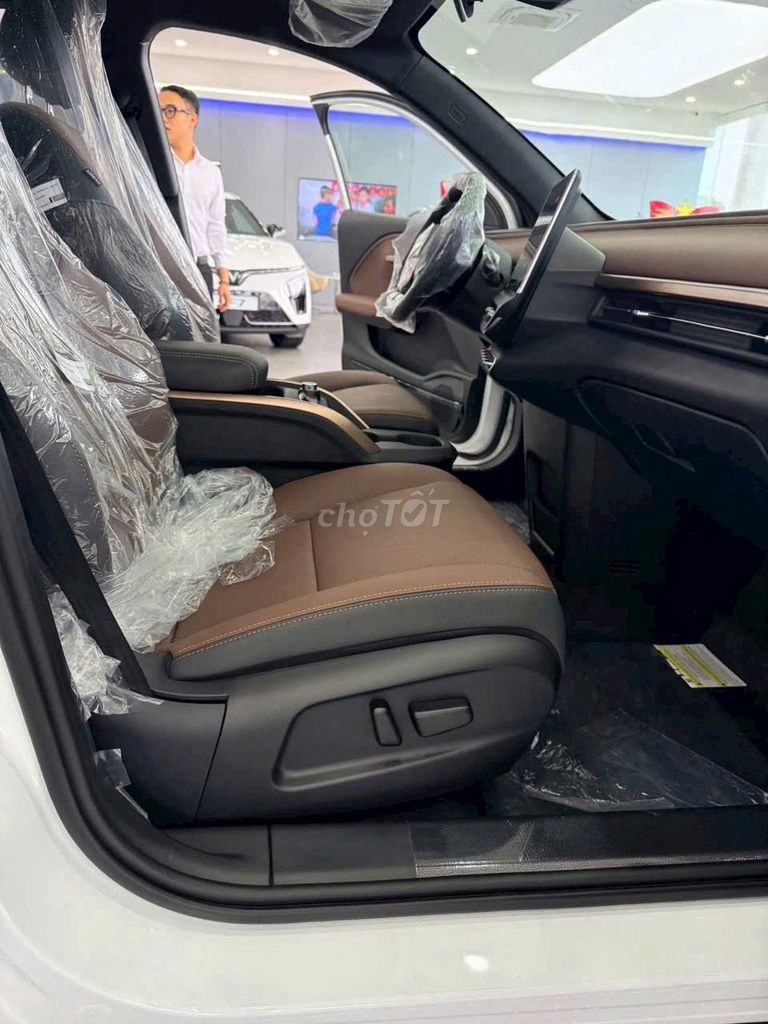 Vinfast VF6 Plus US Limited Trắng Mới 100%. Mua bán Ô tô tại Quận 12 Tp Hồ Chí Minh được đăng bởi Thành Huỳnh hình 3