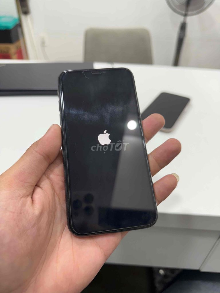 Apple iPhone X 64GB Đen Quốc tế Face ID. Mua bán Điện thoại tại Quận 4 Tp Hồ Chí Minh được đăng bởi nguyễn thanh sang hình 1