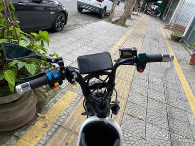 Xe đạp điện Trắng Đen. Mua bán Xe điện tại Quận Thanh Khê Đà Nẵng được đăng bởi Van Huy 