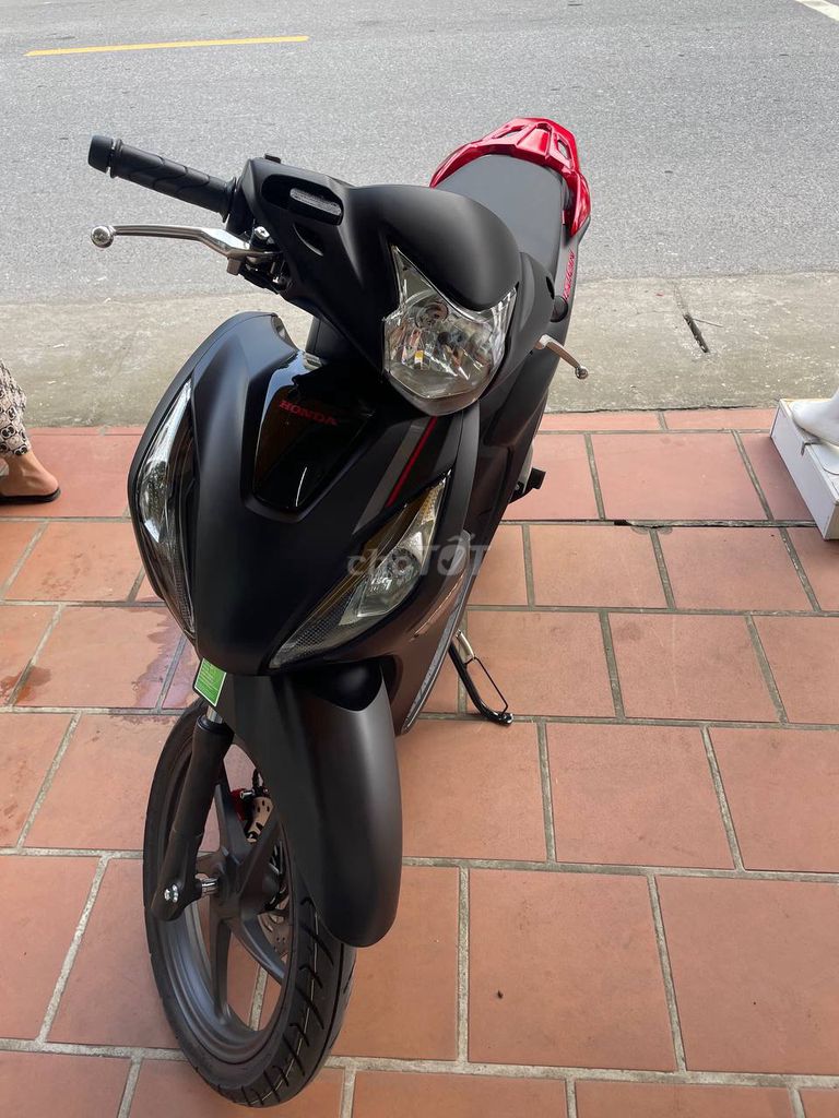 Honda Vision 2025 Đen 3000km. Mua bán Xe máy tại Huyện Vụ Bản Nam Định được đăng bởi Trần Khánh Huyền hình 1