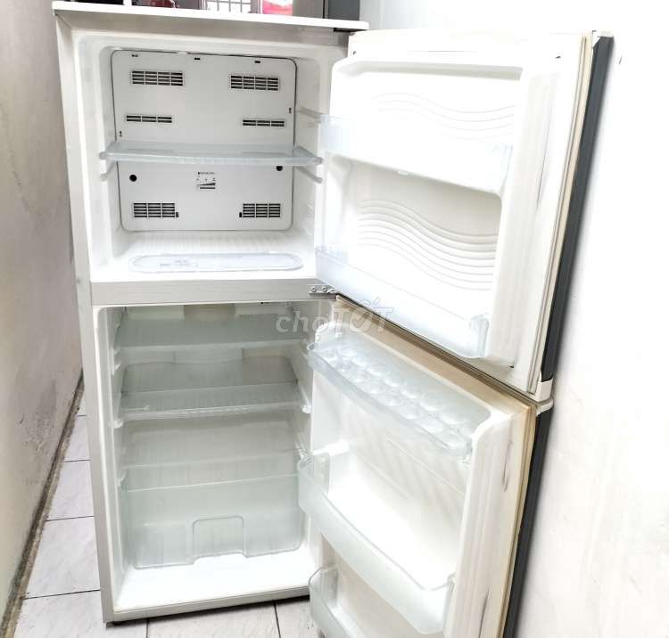 Tủ lạnh sharp 192lít như hình còn xài tốt. Mua bán Tủ lạnh tại Quận 12 Tp Hồ Chí Minh được đăng bởi Thanh Trà hình 2