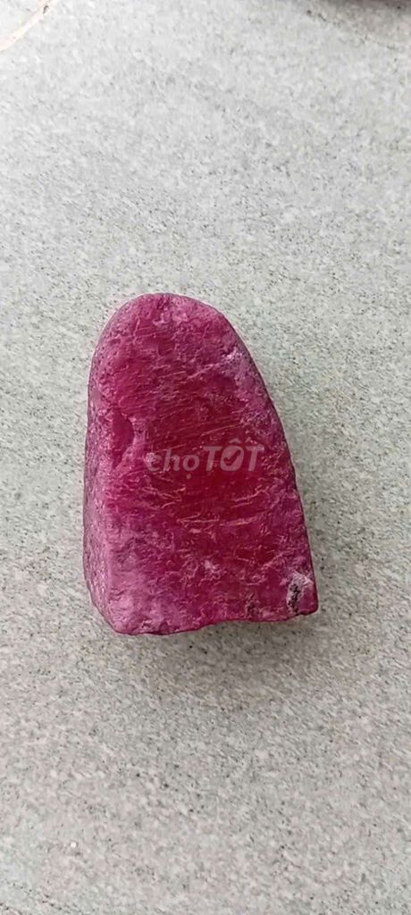 Viên đá ruby thô rất đep và quy hiếm