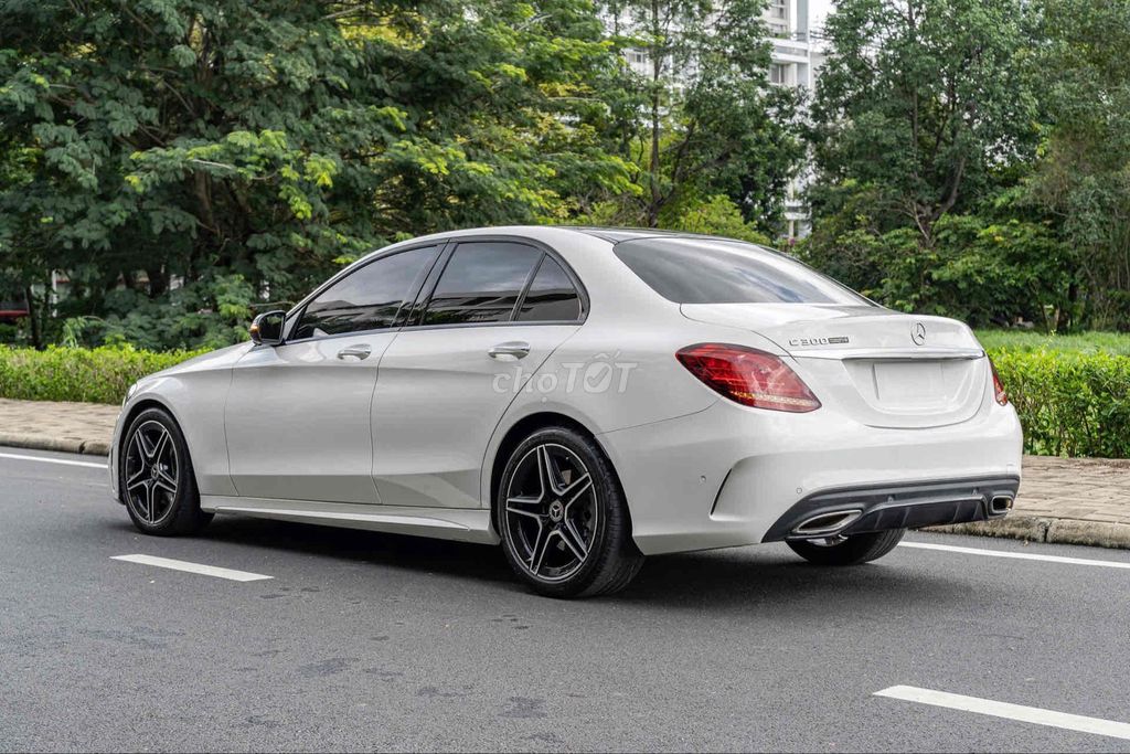 Mercedes Benz C Class 2021 C 300 AMG - 24000 km. Mua bán Ô tô tại Quận 5 Tp Hồ Chí Minh được đăng bởi phúc hình 10