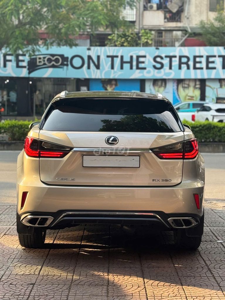 Lexus RX300 2018, giá hợp lý so với cây số ODO. Mua bán Ô tô tại Quận Long Biên Hà Nội được đăng bởi Long Biên Cars hình 2