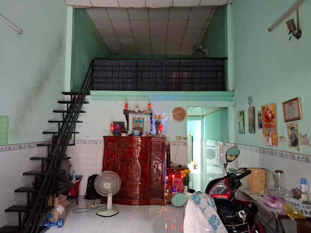 Nhà bán Ngay Ngã Tư Ga - Q12. Mua bán nhà ở tại Quận 12 Tp Hồ Chí Minh được đăng bởi Hoàng Hương hình 1