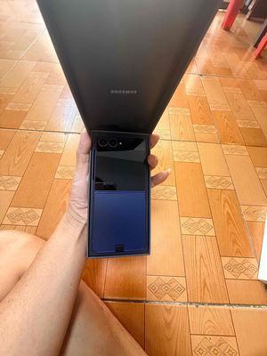 Samsung Galaxy Z Flip 7 256GB Xanh Mới 100%. Mua bán Điện thoại tại Quận 6 Tp Hồ Chí Minh được đăng bởi Laptop Phương Nghi