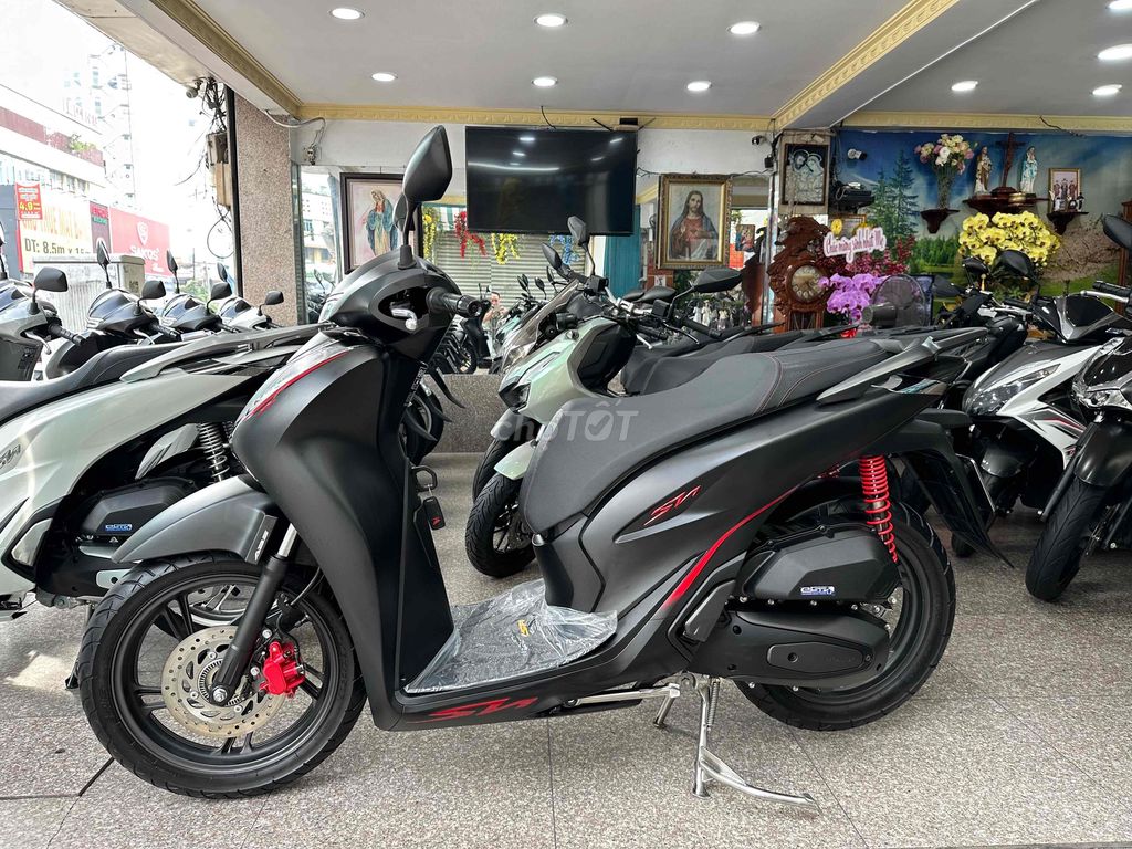 Honda SH 125i ABS 2024 Đen Nhám Bao Sang Tên. Mua bán Xe máy tại Quận Phú Nhuận Tp Hồ Chí Minh được đăng bởi Ngô Hà hình 2