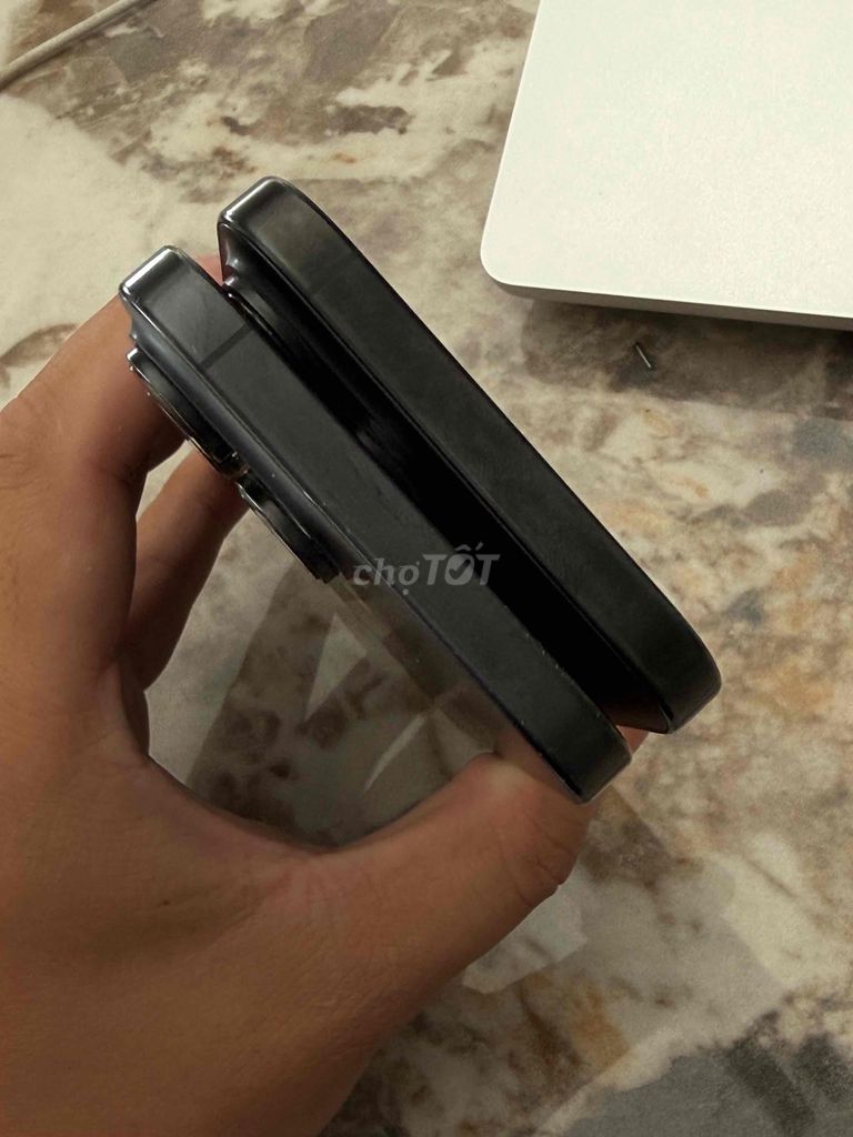 Apple iPhone 16 Pro Max 256GB Đen Mỹ 90%. Mua bán Điện thoại tại Huyện Thanh Trì Hà Nội được đăng bởi Đoàn Xuân Tùng hình 1