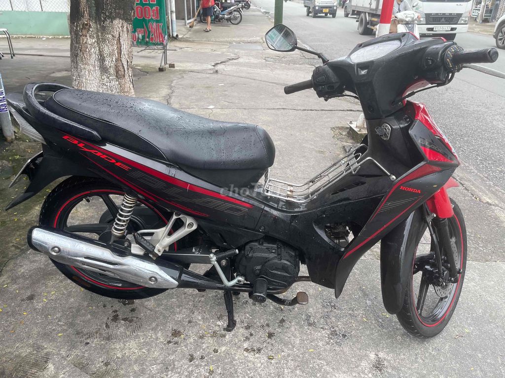blade máy zin êm mạnh giấy tờ đầy đủ. Mua bán Xe máy tại Thành phố Dĩ An Bình Dương được đăng bởi kha nguyen  hình 2