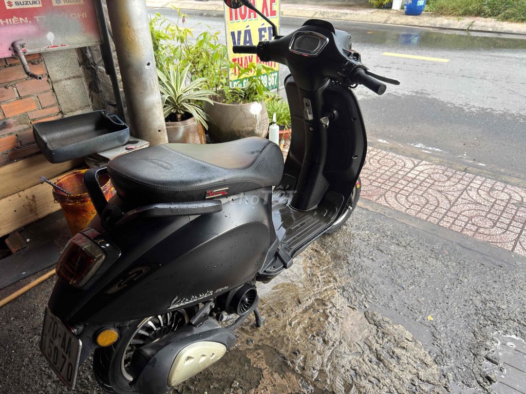 Владелец мотоцикла Vespa 50 куб. см 2024
