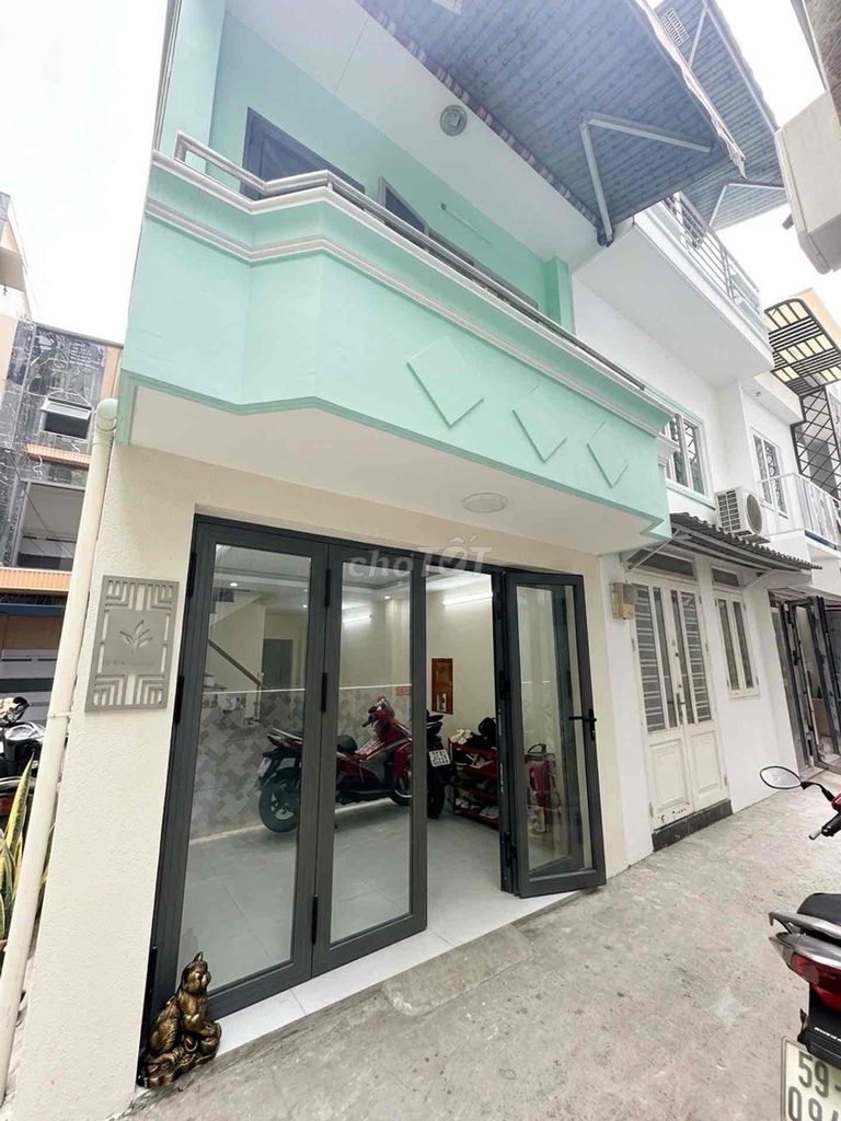 Широкий переулок рядом с авто, 24м², 2 этажа, Quang Trung, отдельный розовый сертификат