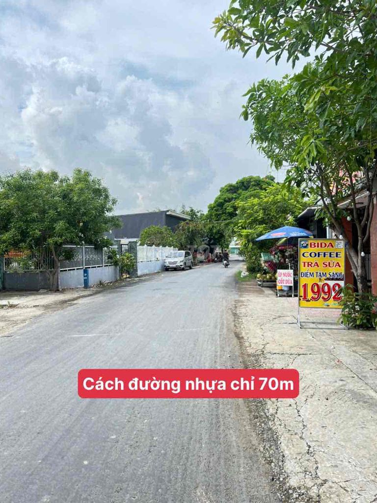 Khu đông dân - Sát bên uỷ ban, trường học - Gần KCN Hoà Bình